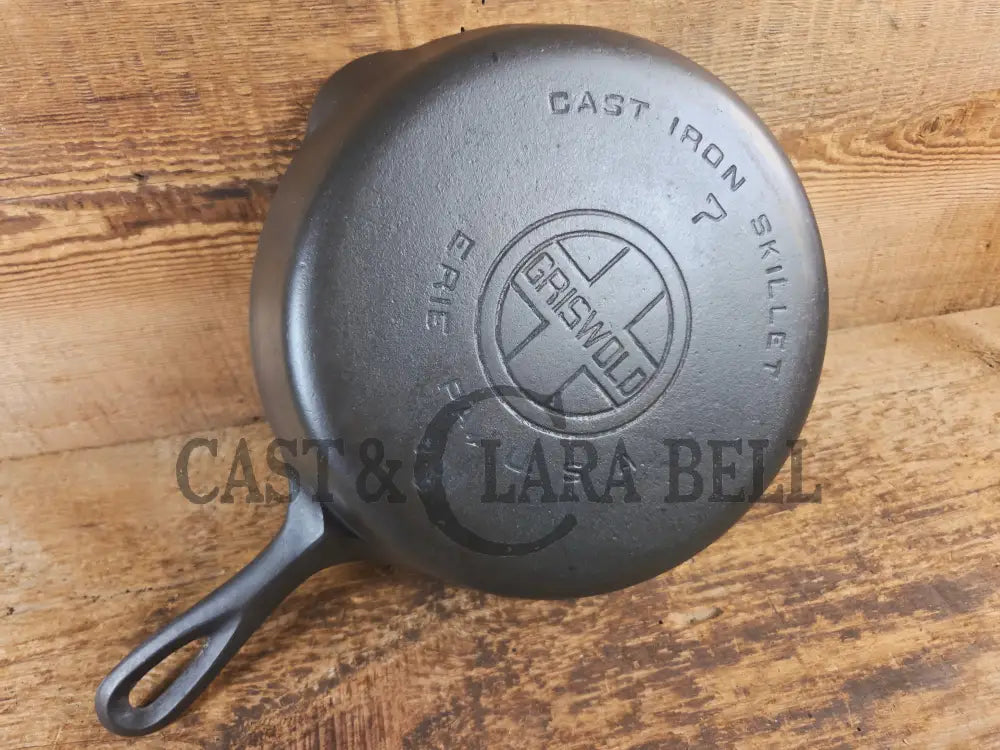 Griswold #7 Skillet with Large Block Logo and Smooth Bottom 701 D Flat Handle - Skillet