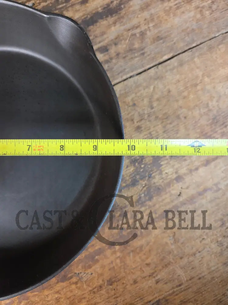 Griswold #7 Skillet with Large Block Logo and Smooth Bottom 701 D later handle - Skillet