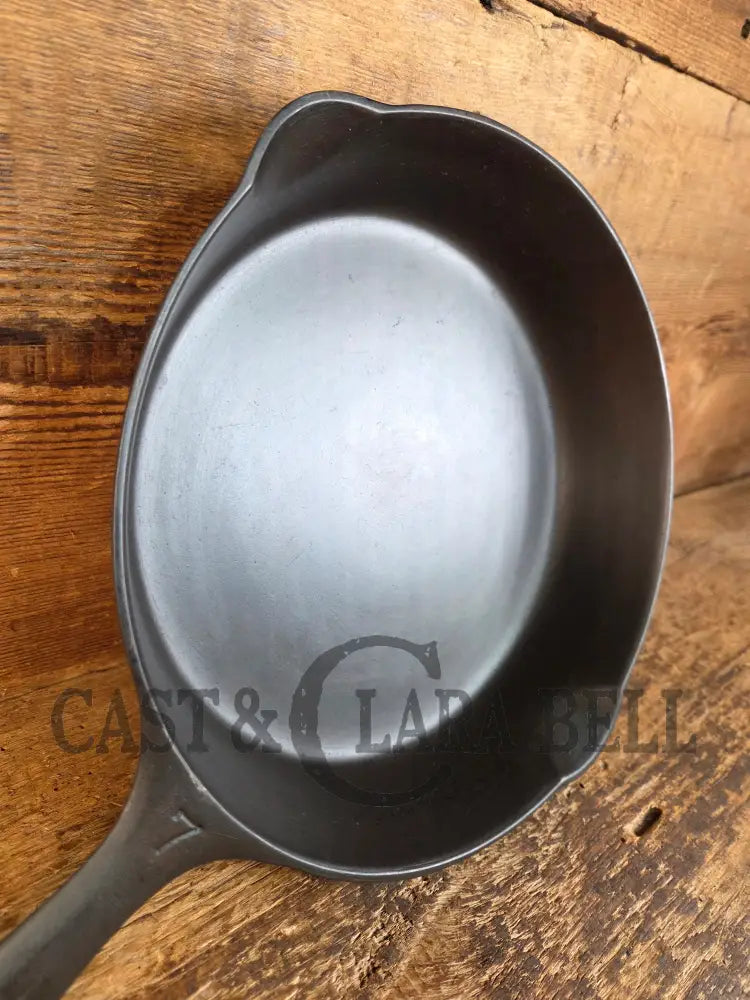 Griswold #7 Skillet with Large Block Logo and Smooth Bottom 701 D later handle - Skillet
