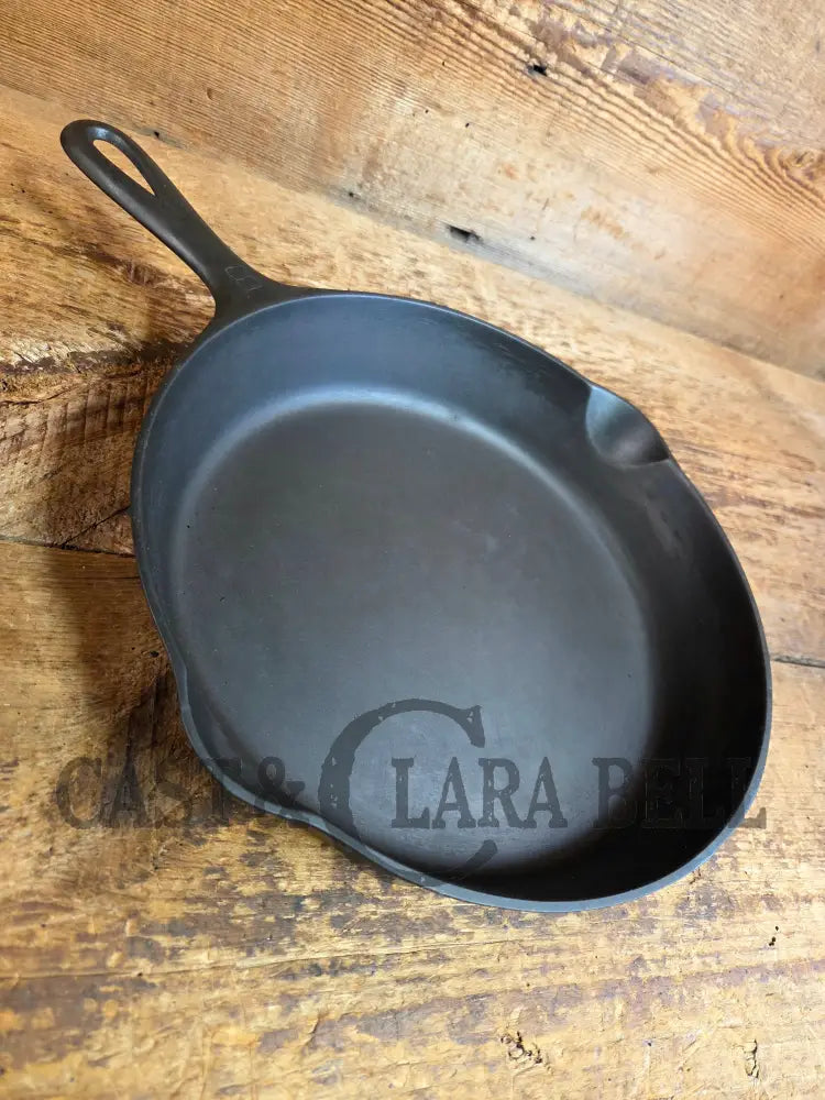 Griswold #8 Cast Iron Skillet Small Block 704 - Skillet