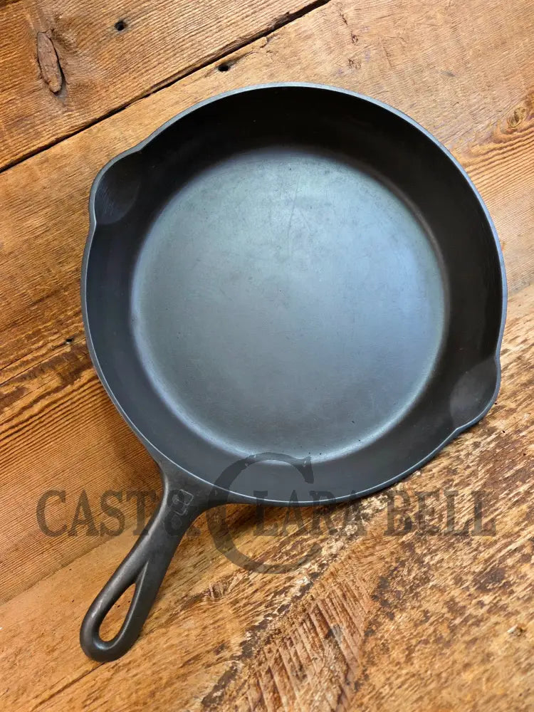 Griswold #8 Cast Iron Skillet Small Block 704 - Skillet