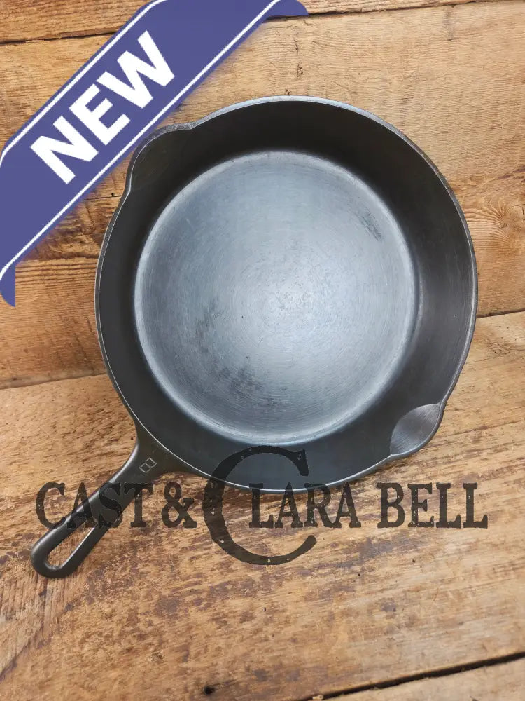 Griswold #8 Cast Iron Skillet Small Block Groove Handle 704 F Skillet