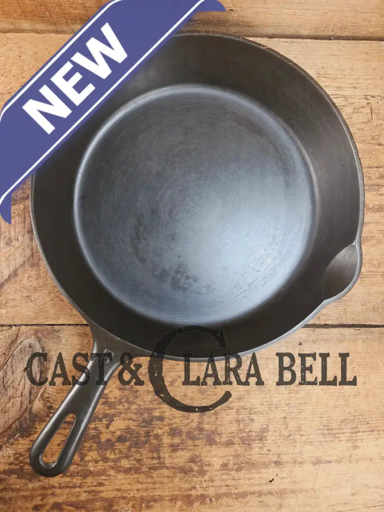 Griswold #8 Cast Iron Skillet Small Block Groove Handle 704 F Skillet