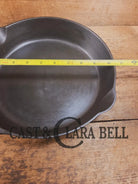 Griswold #8 Cast Iron Skillet Small Block Groove Handle 704 L Skillet