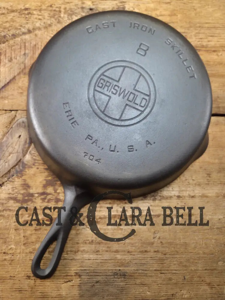 Griswold #8 Cast Iron Skillet with Large Block Logo and Smooth Bottom 704 Skillet