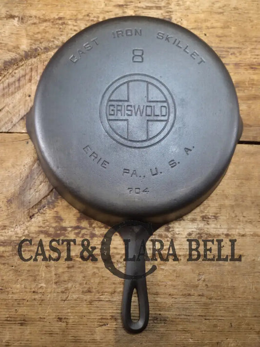 Griswold #8 Cast Iron Skillet with Large Block Logo and Smooth Bottom 704 Skillet