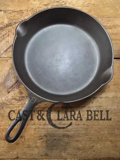 Griswold #8 Cast Iron Skillet with Large Block Logo and Smooth Bottom 704 Skillet