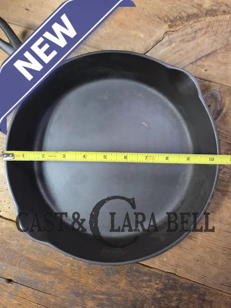 Griswold #8 Cast Iron Skillet with Large Block Logo and Smooth Bottom 704 H