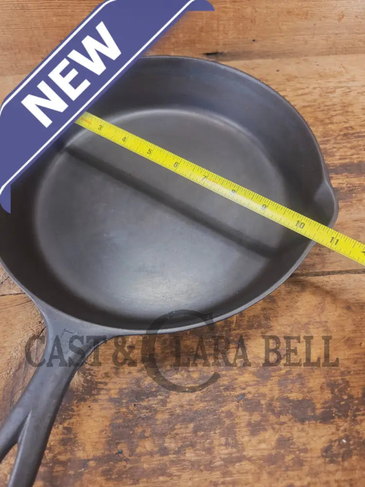 Griswold #8 Cast Iron Skillet with Large Block Logo and Smooth Bottom 704 V - Skillet