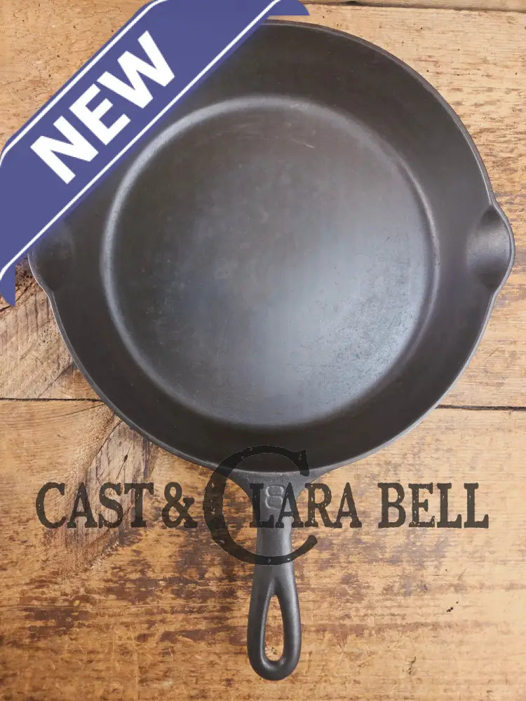 Griswold #8 Cast Iron Skillet with Large Block Logo and Smooth Bottom 704 V Skillet