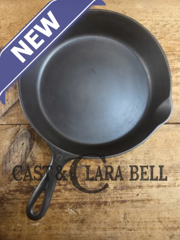 Griswold #8 Cast Iron Skillet with Large Block Logo and Smooth Bottom 704 V Skillet