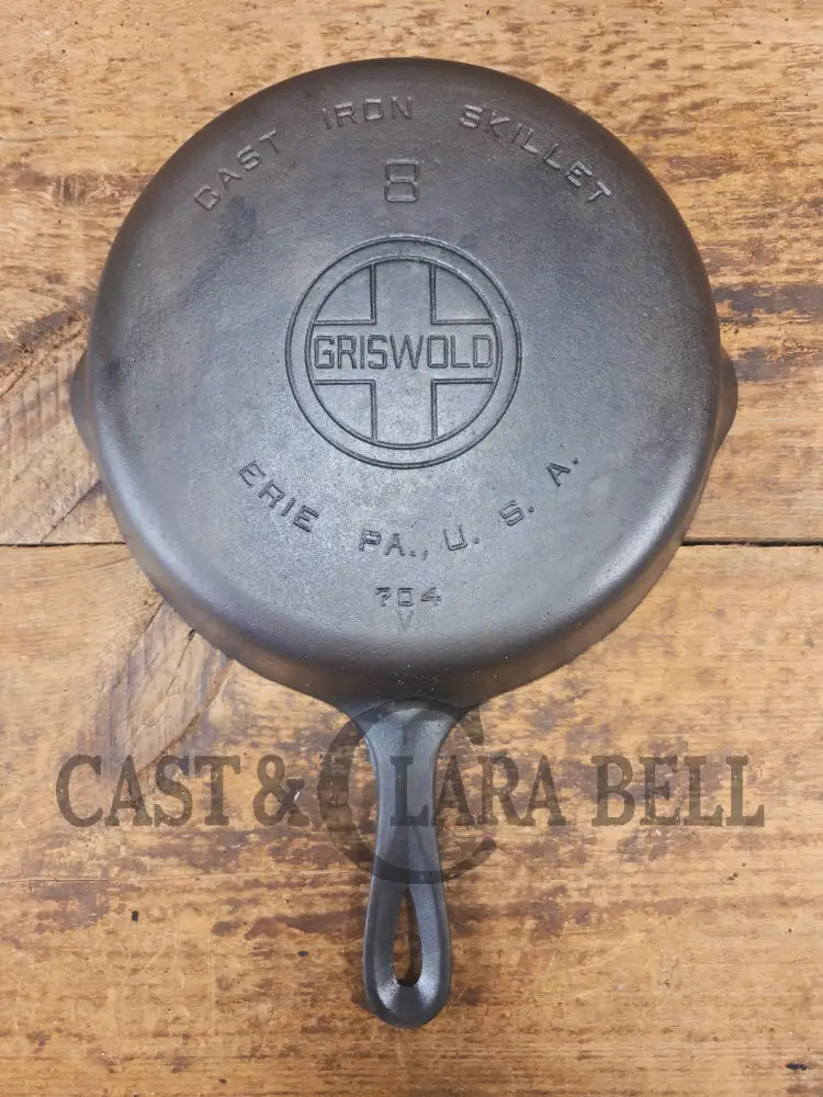 Griswold #8 Cast Iron Skillet with Large Block Logo and Smooth Bottom 704 V - Skillet
