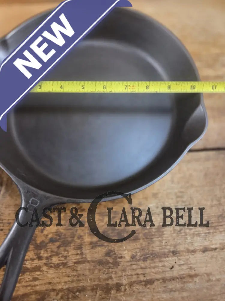 Griswold #8 Cast Iron Skillet with Large Block Logo and Smooth Bottom 704 V Skillet