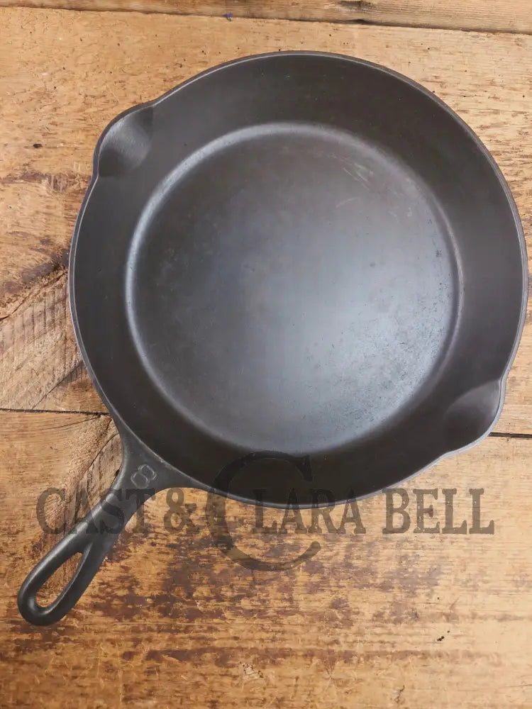 Griswold #8 Cast Iron Skillet with Large Block Logo and Smooth Bottom 704 V Skillet