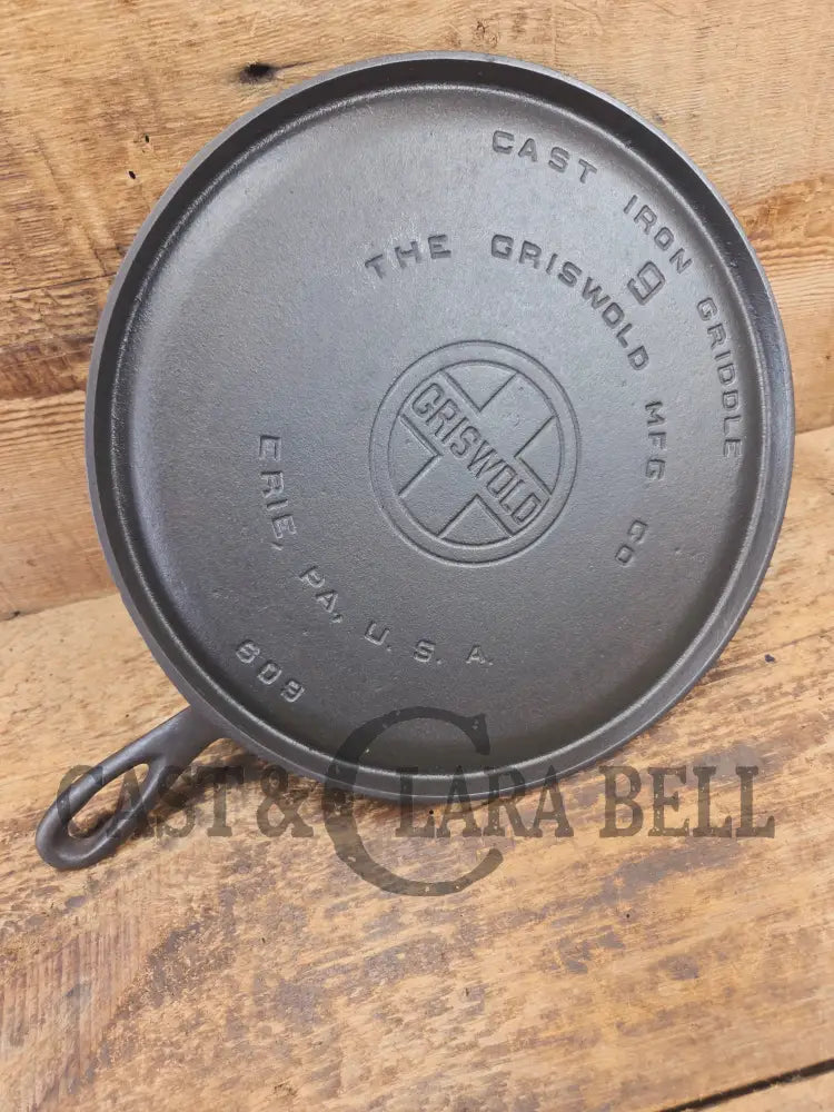 1930’s Griswold #9 Cast Iron Griddle Large Block logo ’Erie PA USA,’609’’. Awesome for pancakes and grilled cheese