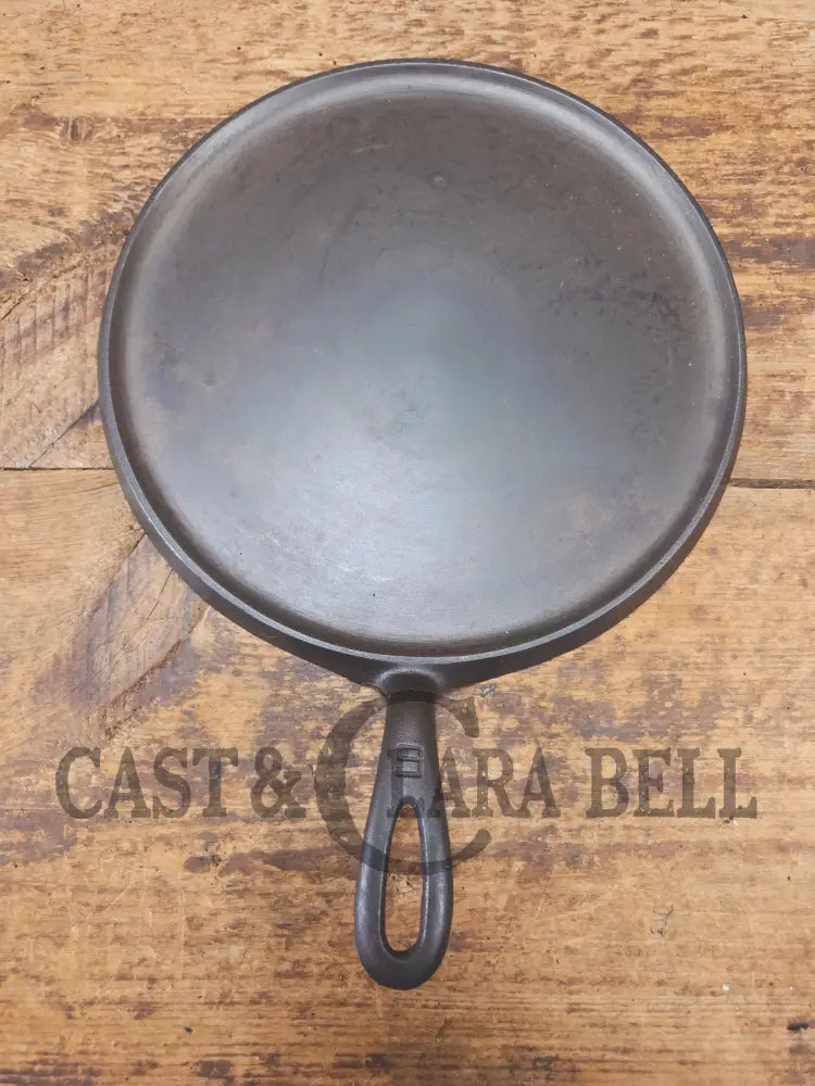 1930’s Griswold #9 Cast Iron Griddle Large Block logo ’Erie PA USA,’609’’. Awesome for pancakes and grilled cheese