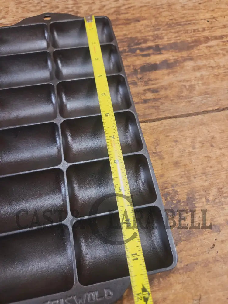 Griswold French Roll No. 11 Pan Erie PA USA 950 A. BEAUTIFUL condition and looks brand new! Perfect gift idea for the