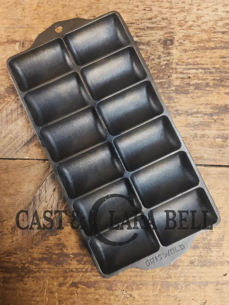 Griswold French Roll No. 11 Pan Erie PA USA 950 A. BEAUTIFUL condition and looks brand new! Perfect gift idea for the