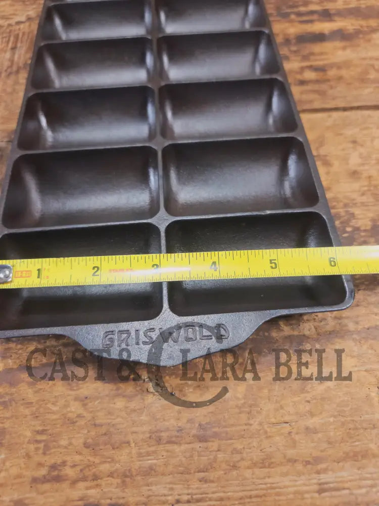 Griswold French Roll No. 11 Pan Erie PA USA 950 A. BEAUTIFUL condition and looks brand new! Perfect gift idea for the