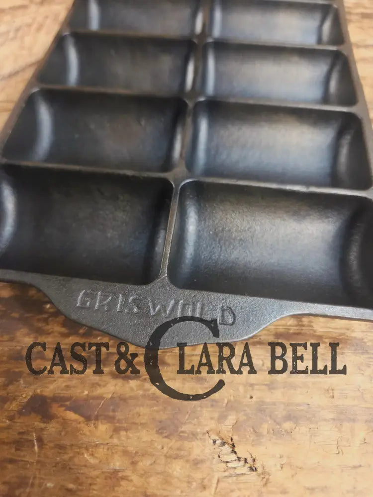 Griswold French Roll No. 11 Pan Erie PA USA 950 A. BEAUTIFUL condition and looks brand new! Perfect gift idea for the