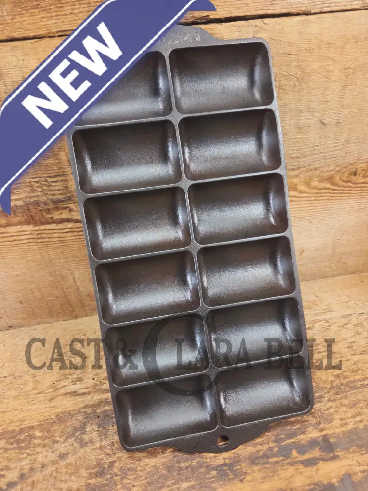 Griswold French Roll No. 11 Pan Erie PA USA 950 A. BEAUTIFUL condition and looks brand new! Perfect gift idea for the