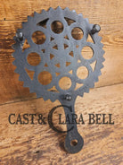 Griswold made ’Decorative Round’ large table trivet. #1902. Perfect everyday table trivet or gift! Dutch Ovens Trivets