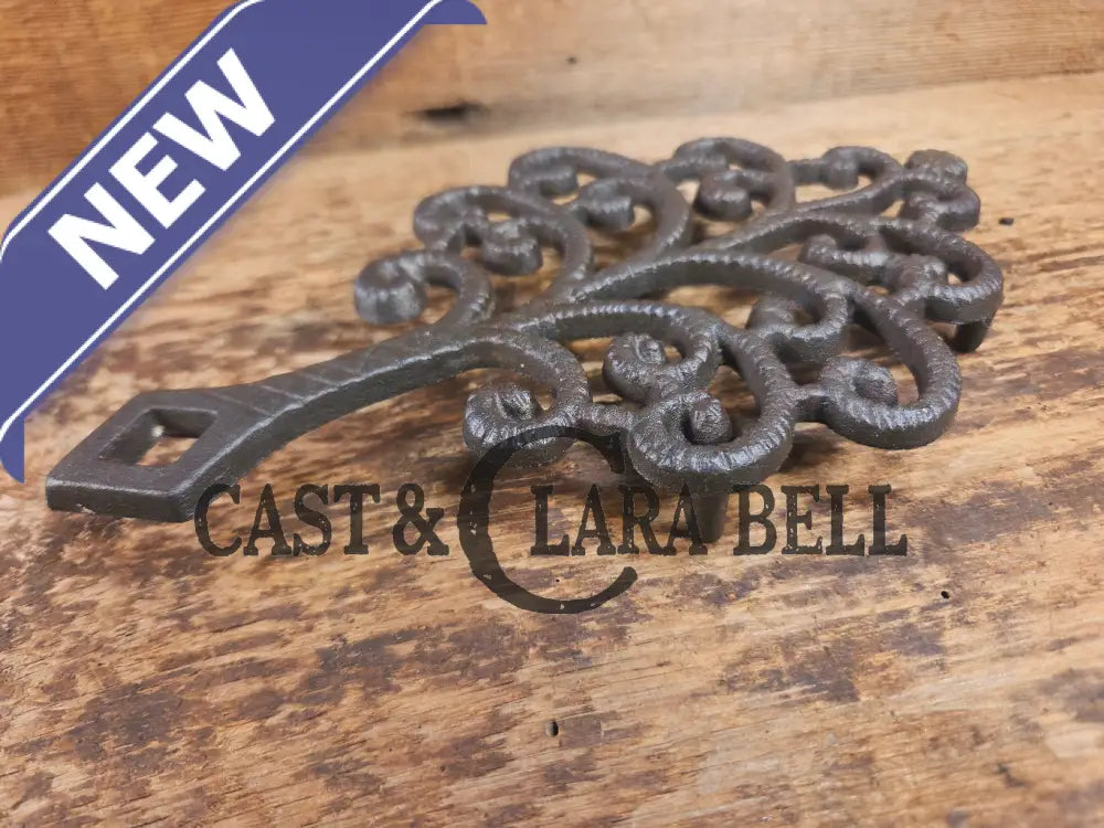 Griswold made ’Family Tree’ table trivet. #1726 perfect for your kitchen or dinner table! Dutch Ovens Trivets & Kettles