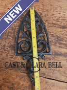 Griswold made ’Flat Iron Trivet’ large table trivet. #1725 perfect for your kitchen or dinner table! Dutch Ovens