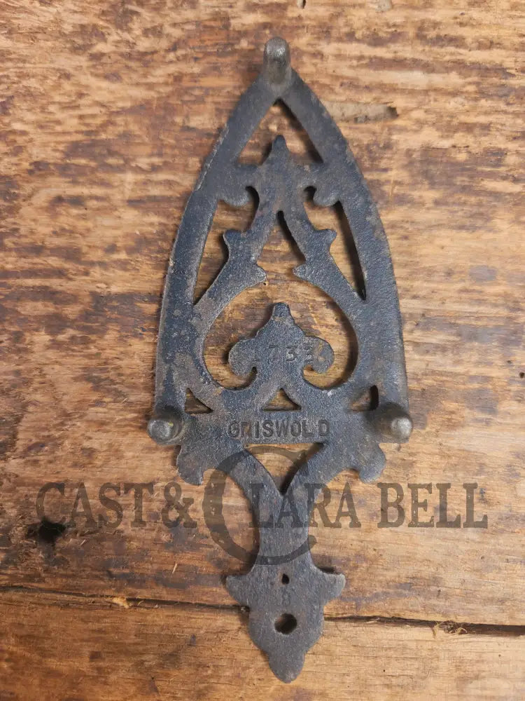 Griswold made ’Flat Iron Trivet’ small table trivet. #1733 very cool trinket! Dutch Ovens Trivets & Kettles