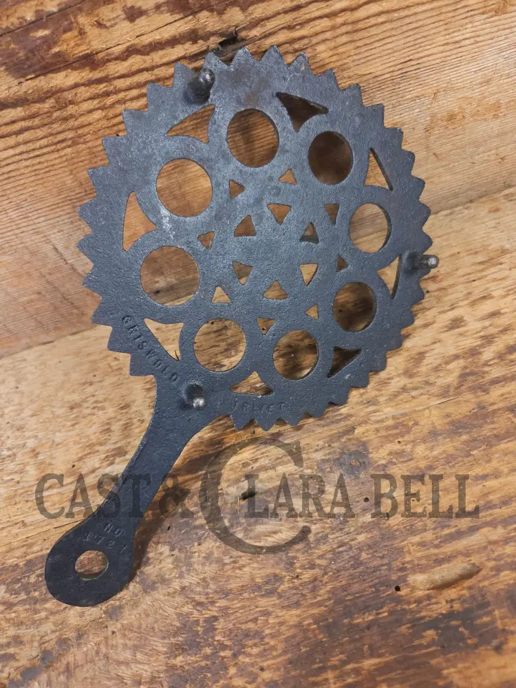Griswold made ’Hex Gear’ large table trivet. #1727 perfect for your kitchen or dinner table! - Dutch Ovens Trivets &