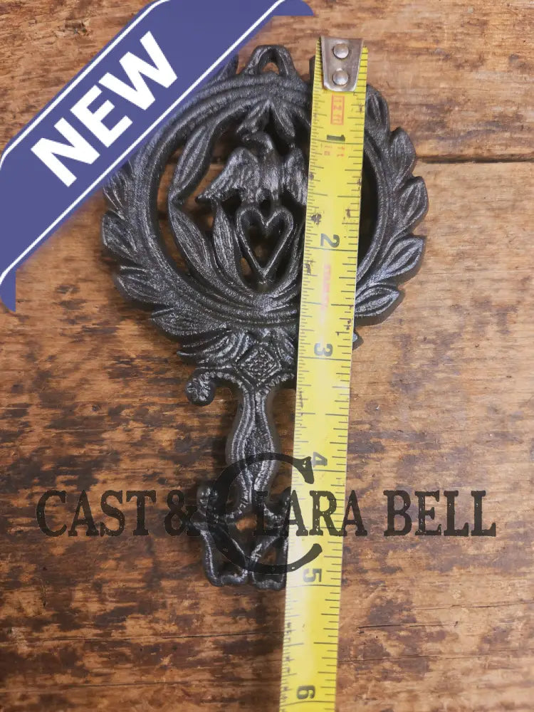 Griswold made small ’American Eagle’ table trivet. #1736 perfect for your kitchen or dinner table! Dutch Ovens Trivets