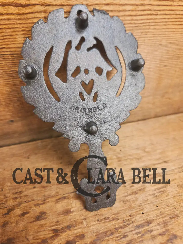 Griswold made small ’American Eagle’ table trivet. #1736 perfect for your kitchen or dinner table! Dutch Ovens Trivets