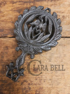 Griswold made small ’American Eagle’ table trivet. #1736 perfect for your kitchen or dinner table! Dutch Ovens Trivets