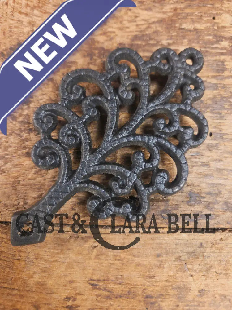 Griswold made small ’Family Tree’ table trivet. #1907. Cute trinket or gift!! Dutch Ovens Trivets & Kettles