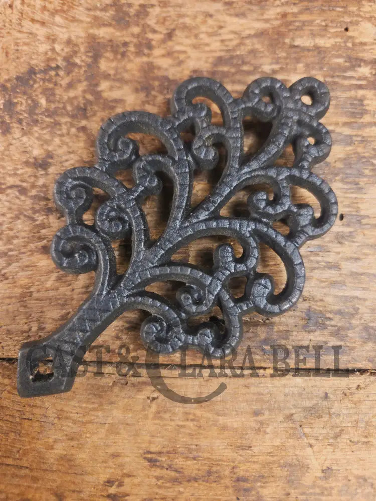 Griswold made small ’Family Tree’ table trivet. #1907. Cute trinket or gift!! Dutch Ovens Trivets & Kettles