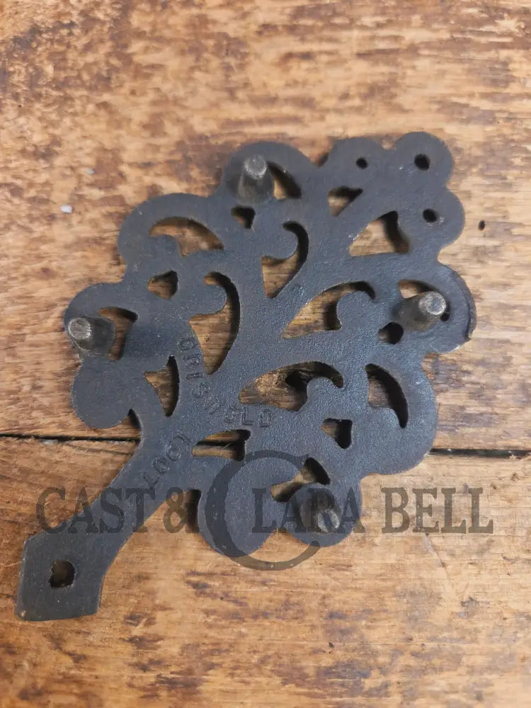 Griswold made small ’Family Tree’ table trivet. #1907. Cute trinket or gift!! Dutch Ovens Trivets & Kettles