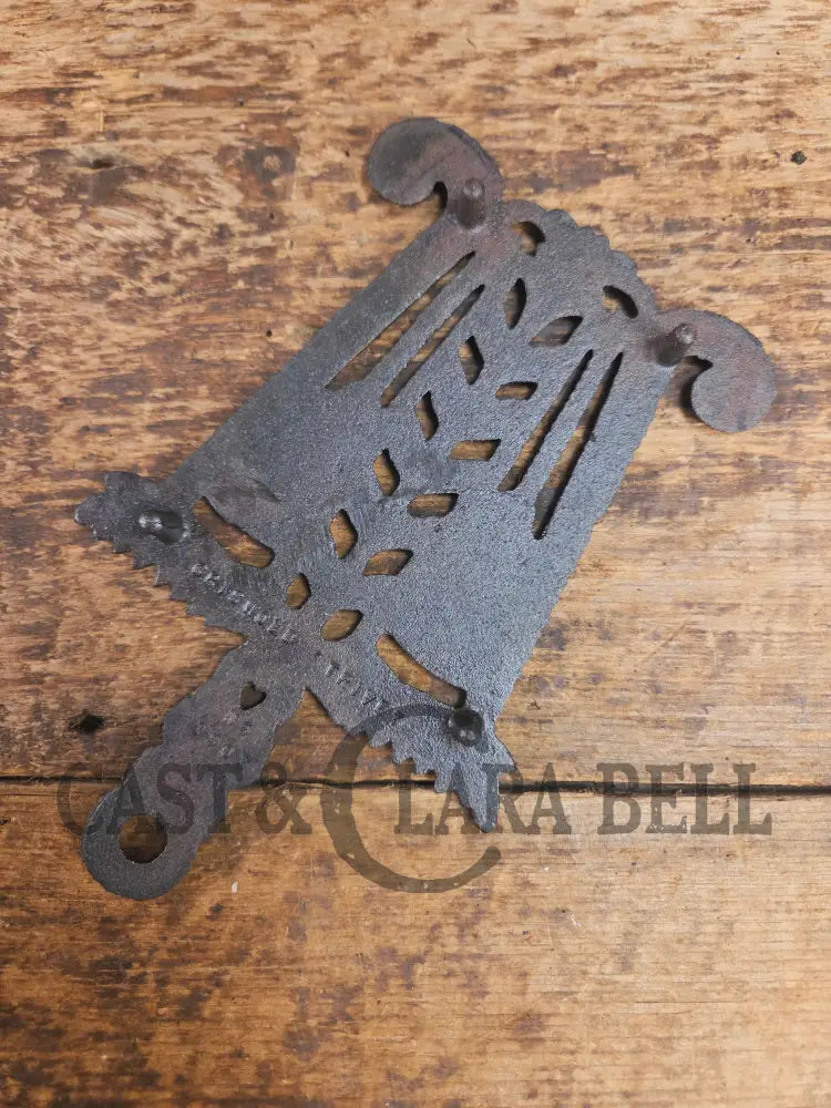Griswold made ’Tassle and Grain’ table trivet. #1728 perfect for your kitchen or dinner table! Dutch Ovens Trivets &