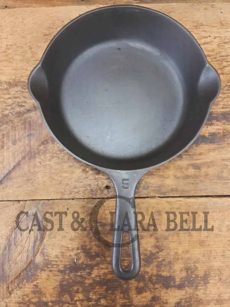 1930’s Griswold No. 5 Saute Skillet Small Logo Grooved Handle Smooth Bottom 724 - Skillet