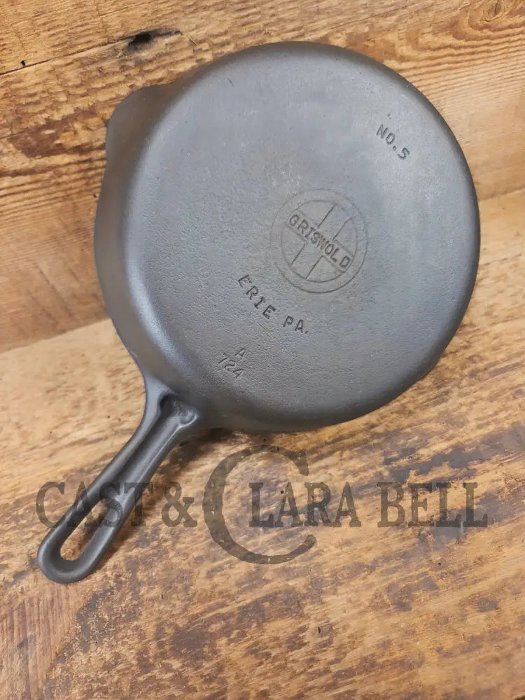 1930’s Griswold No. 5 Saute Skillet Small Logo Grooved Handle Smooth Bottom 724 - Skillet