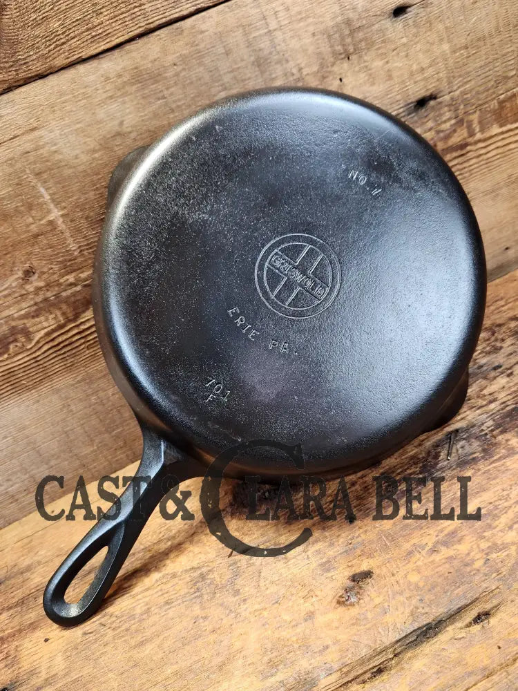 Griswold No. 7 Cast Iron Skillet With Small Block Logo 701