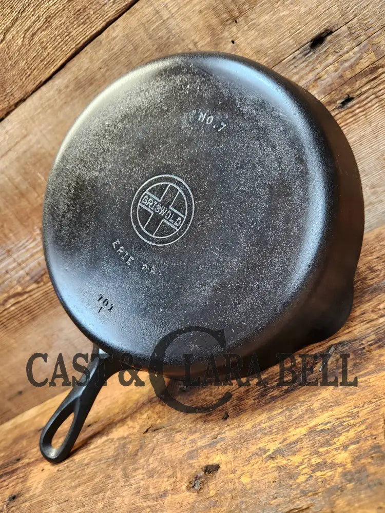 Griswold No. 7 Cast Iron Skillet With Small Block Logo 701