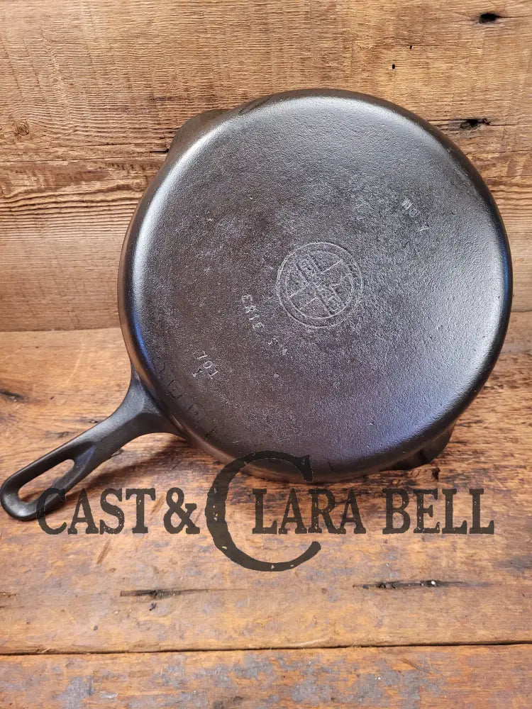 Griswold No. 7 Cast Iron Skillet With Small Block Logo 701