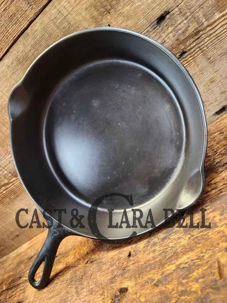 Griswold No. 7 Cast Iron Skillet With Small Block Logo 701