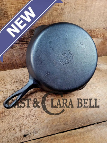 Griswold No. 7 Cast Iron Skillet With Small Block Logo 701 E. Awesome For Sides And Saute!