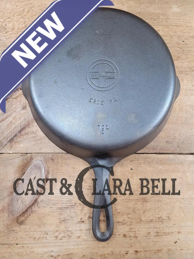 Griswold No. 7 Cast Iron Skillet With Small Block Logo 701 E. Awesome For Sides And Saute!