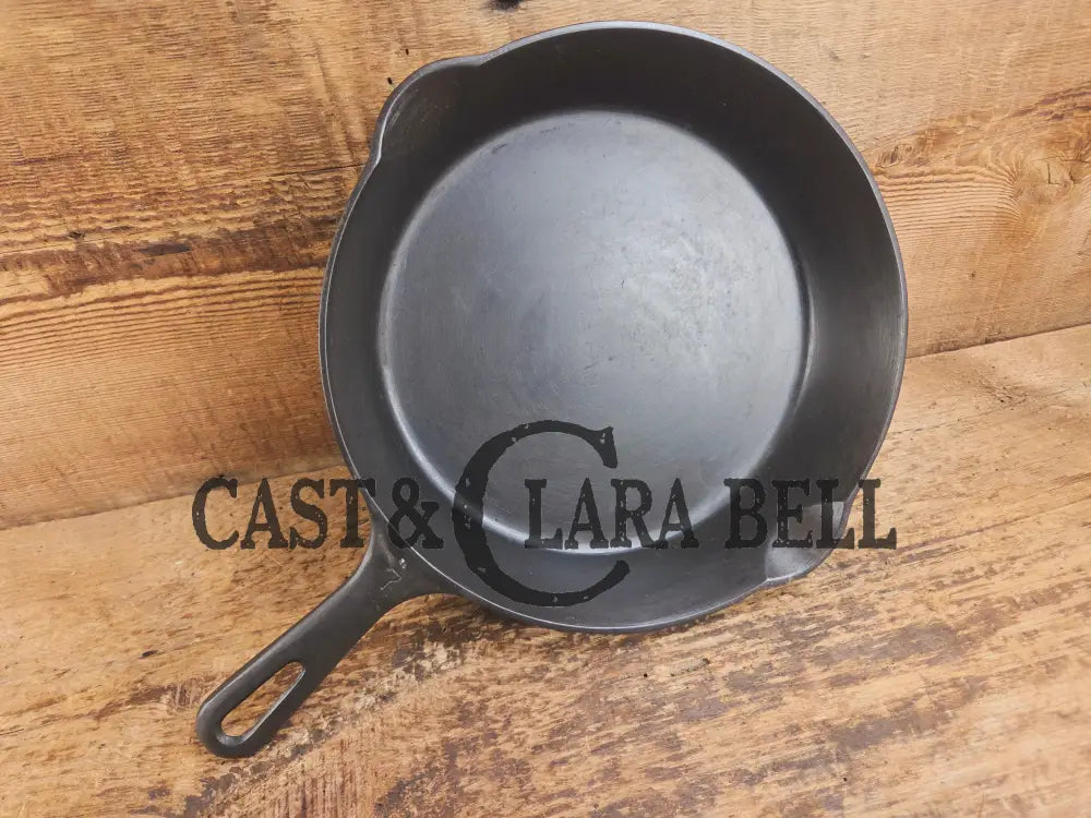 Griswold No. 7 Cast Iron Skillet with Small Block Logo and Grooved Handle 701 Skillet