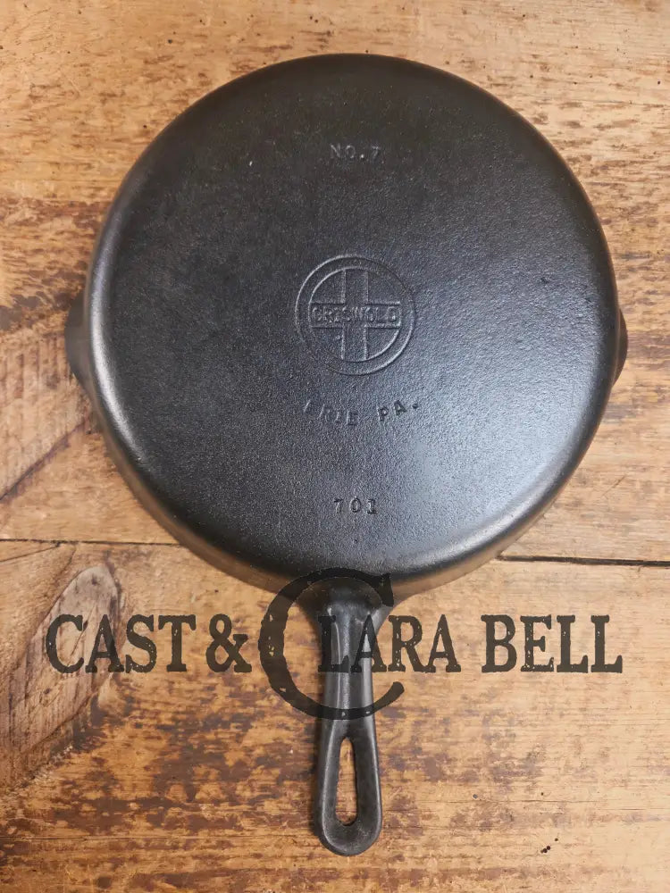 Griswold No. 7 Cast Iron Skillet with Small Block Logo and Grooved Handle 701 Skillet
