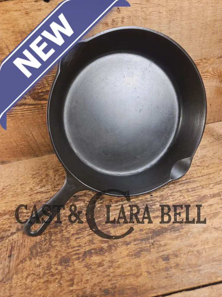 Griswold No. 7 Cast Iron Skillet with Small Block Logo and Grooved Handle 701 Skillet