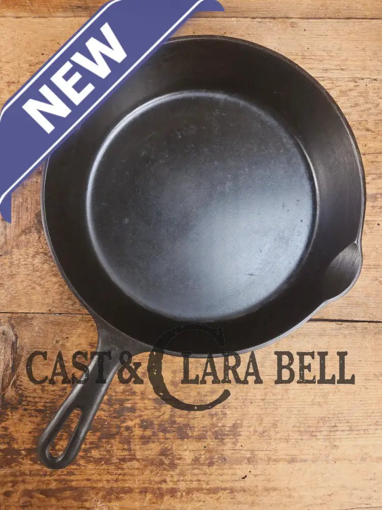 Griswold No. 7 Cast Iron Skillet with Small Block Logo and Grooved Handle 701 Skillet