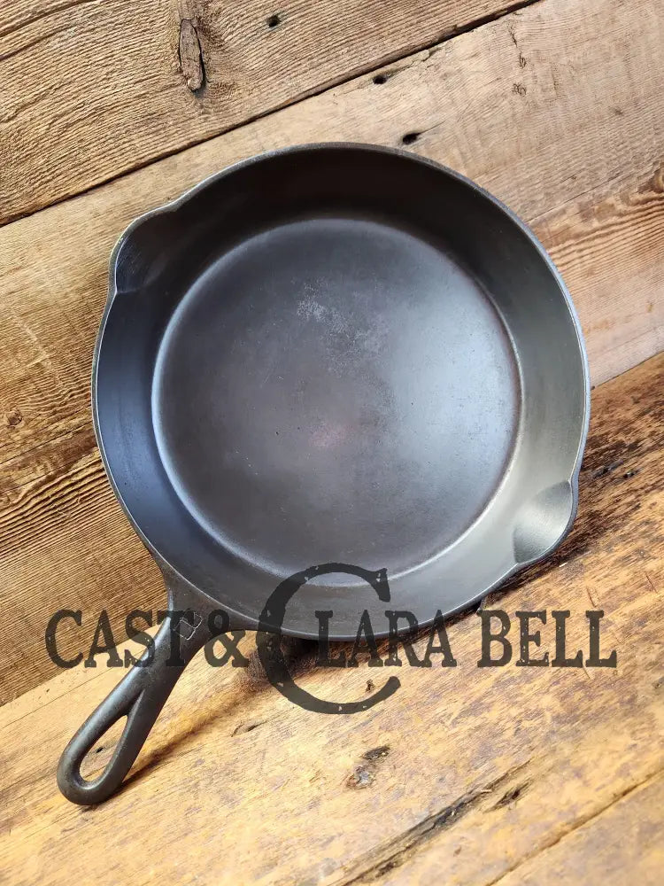 Griswold No. 8 Cast Iron Skillet With Small Block Logo And Smooth Bottom 704 L